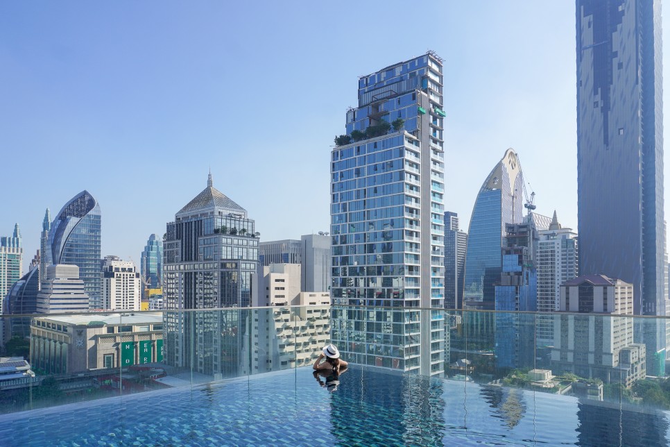 방콕 호텔 신돈 미드타운 호텔 5성급 루프탑 인피니티 풀 솔직 후기