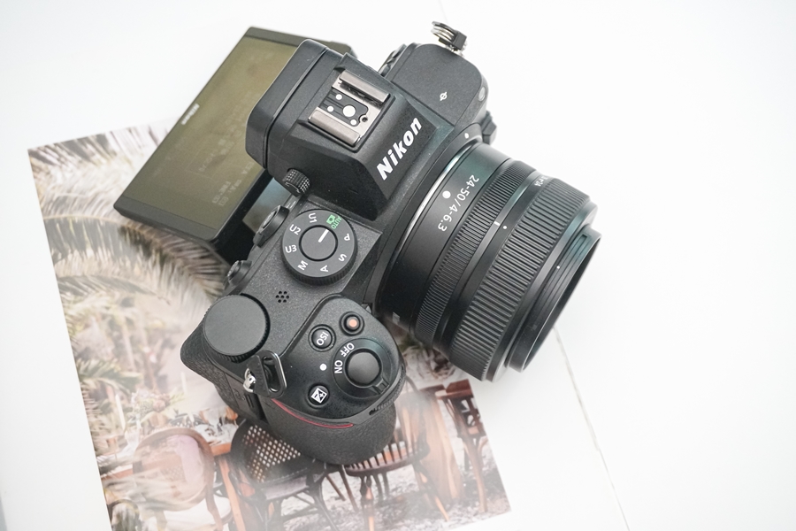 니콘 풀프레임 미러리스카메라 Z5, 가볍게 들고 다닐 수 있는 다기능 카메라
