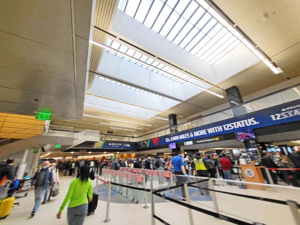 미국여행 요즘 공항 빨리 가야함 아멕스 센츄리온 라운지+29시간째 노숙중!