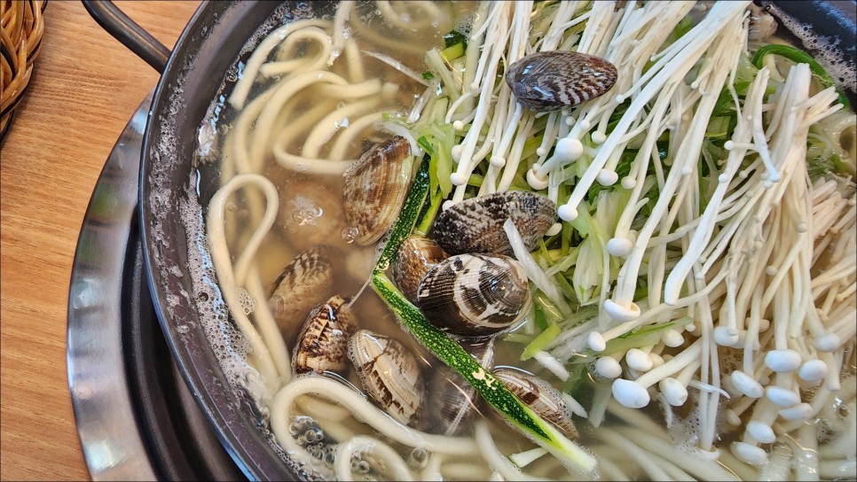 맛있는 녀석들도 다녀간 복 육수로 맛을 낸 공주 칼국수!