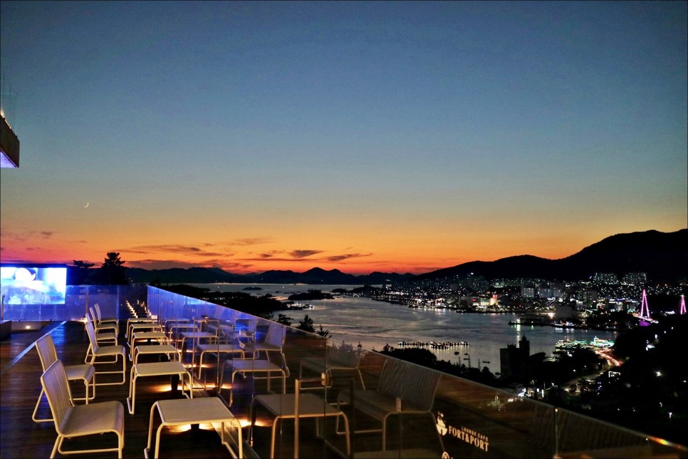 여수 핫플 아름다운 야경을 즐길 수 있는 여수 카페!