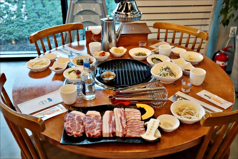 서귀포 흑돼지 맛과 뷰를 모두 잡은 하원가!