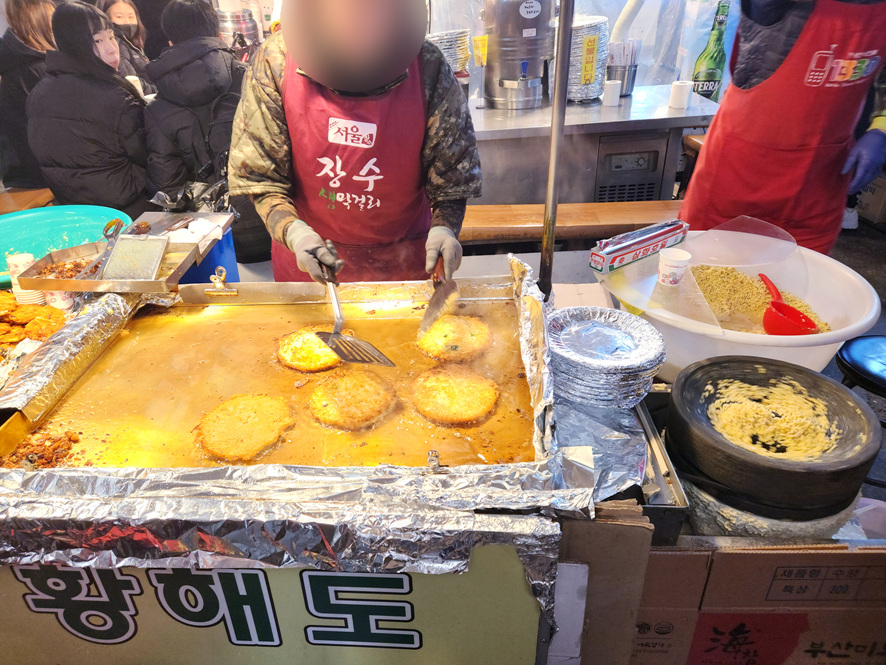 서울 가볼만한곳 광장시장 먹거리 박가네빈대떡 육회탕탕이