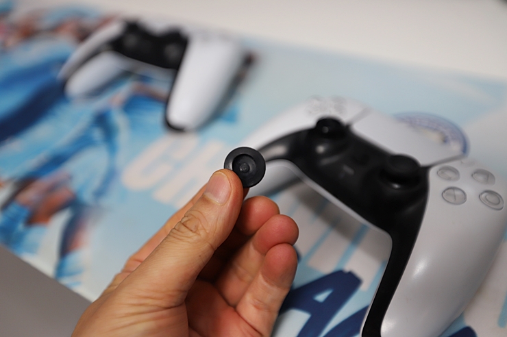 PS5 듀얼센스 스틱 커버 플스5 악세사리 (이이네) : 기존 DualSense 커버 망가짐