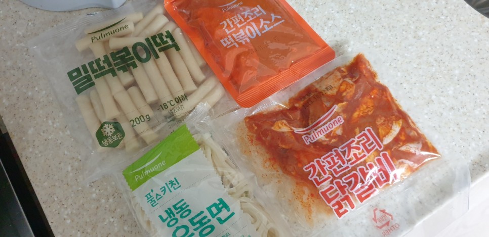 저녁메뉴추천 밀키트로 간편하게 풀무원 닭갈비떡볶이