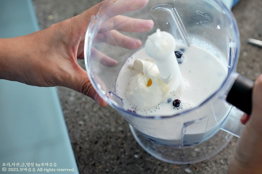 블루베리주스 블루베리 요거트 스무디 만들기 냉동 블루베리 우유 요리 칼로리 건강주스 블루베리효능