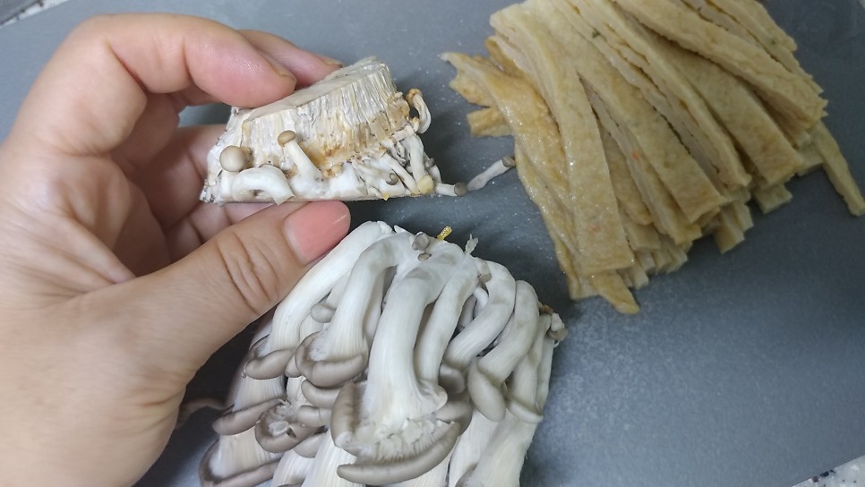간단한점심메뉴 어묵덮밥 한그릇버섯요리 버섯어묵볶음 어묵버섯볶음 만드는법