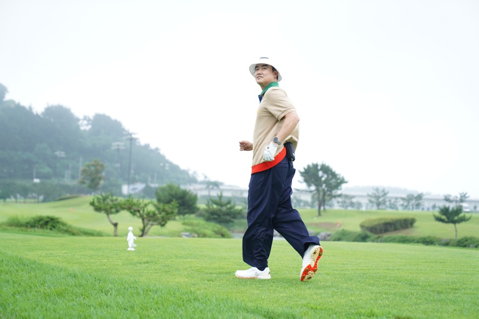 올롤로 OLOLO 골프웨어 귀여운 화려한 모양의 귀여운 MZ감성