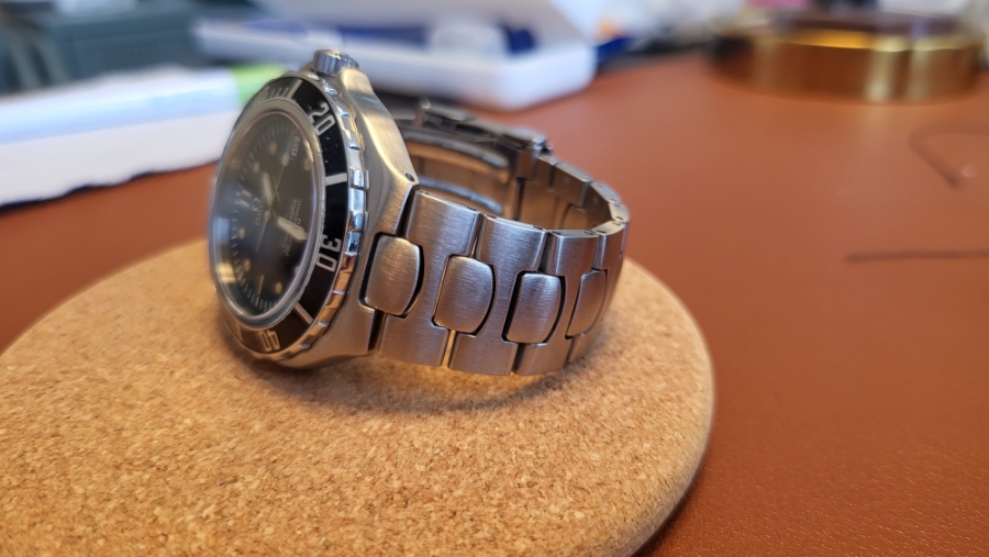 오메가 씨마스터200 프리본드 쿼츠 시계 판매합니다