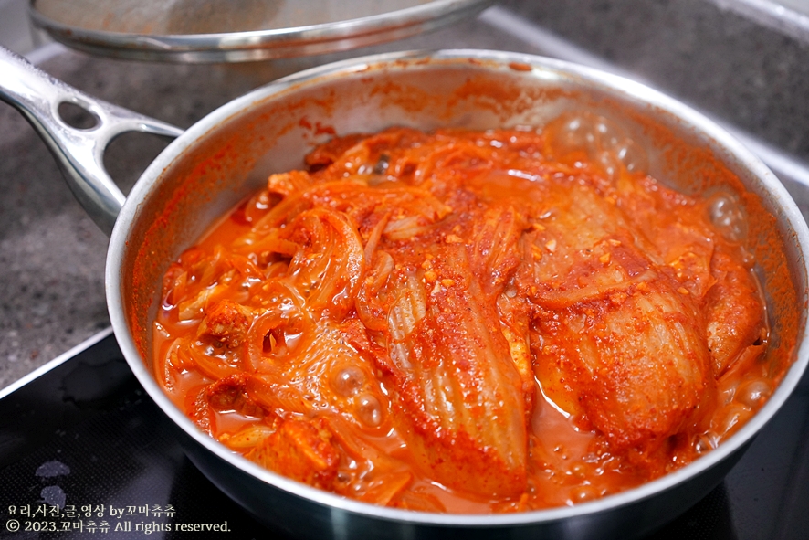 돼지고기 김치찜 레시피 밥도둑 묵은지 김치찜 돼지목살 김치찜 만들기 돼지고기 목살 요리