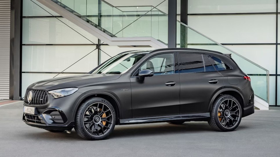 AMG 최초의 퍼포먼스 하이브리드 SUV, 2024 메르세데스 AMG GLC 63 S E 퍼포먼스 SUV 공개