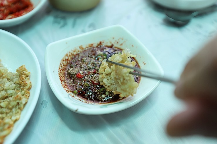 강원도 삼척 먹거리 임원항 맛집 장칼국수, 감자전 해돋이식당 (넘매워~)