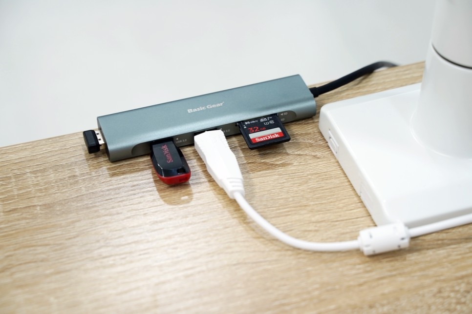5in1 USB 멀티허브 SD 리더기 포함 된 베이직기어 BG-UH3 리뷰