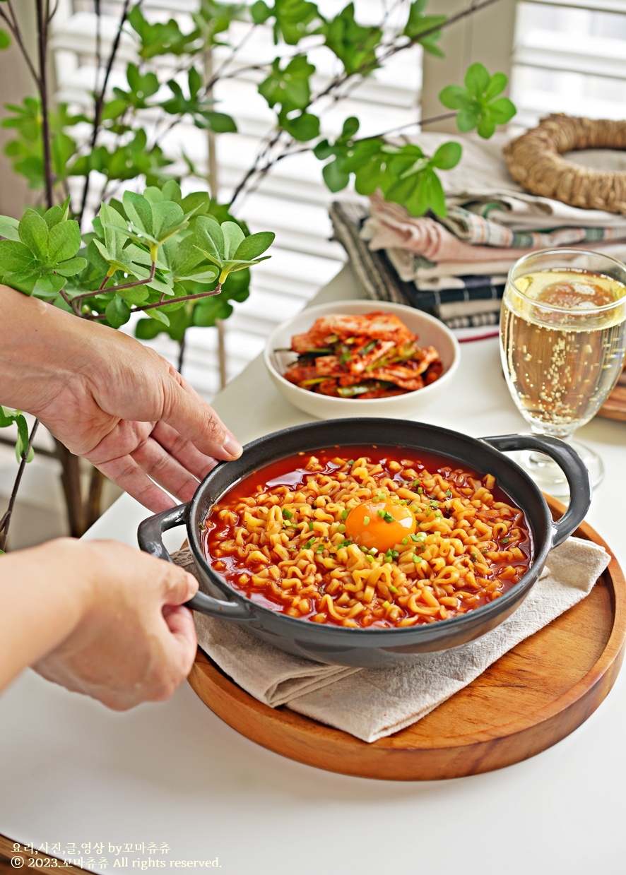 불닭볶음탕면 편의점 신상 역직구템 야키소바불닭볶음면 맛있네!