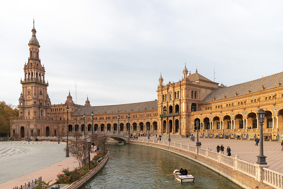유럽 스페인 자유여행 항공권 여름과 겨울 바르셀로나 여행 일정