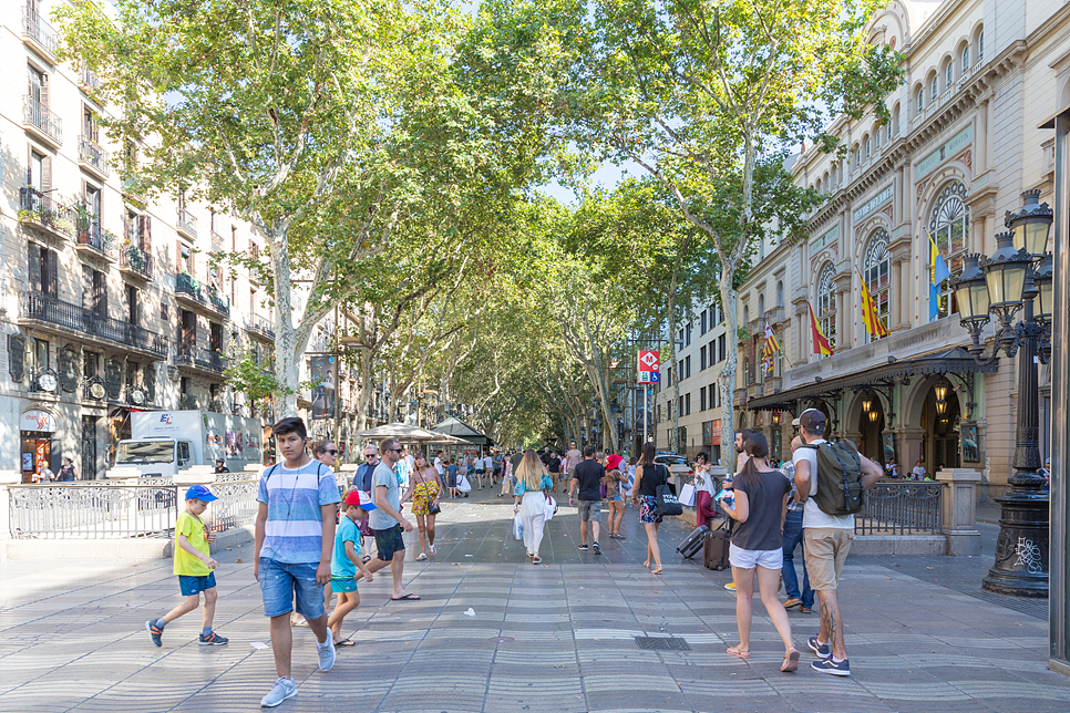 유럽 스페인 자유여행 항공권 여름과 겨울 바르셀로나 여행 일정