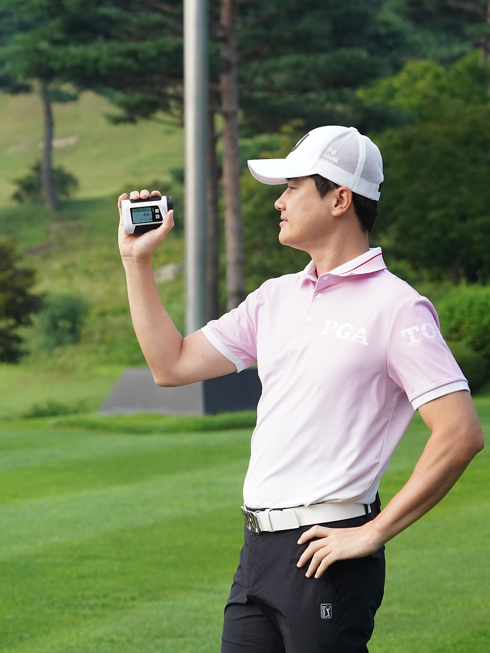 LCD모니터와 음성서비스로 확인가능한 골프거리측정기 크로스엑스
