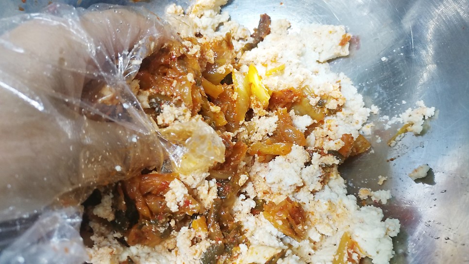 혼술안주 두부김치전 집에서 간단한 술안주 두부요리 김치전반죽 신김치요리