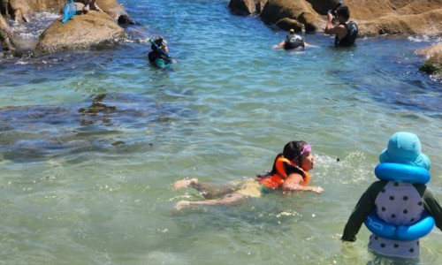 아이들이 놀기 좋은 동해바다 죽도 해수욕장