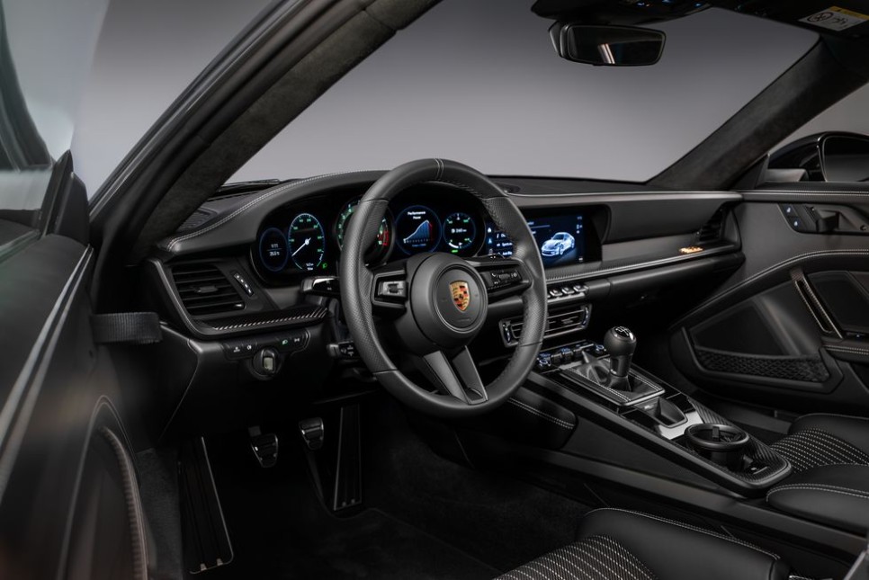 2024 포르쉐 911 S/T, 992 역대 가장 가볍고 가장 비싼 60주년 스페셜 에디션 1,963대 한정판 공개