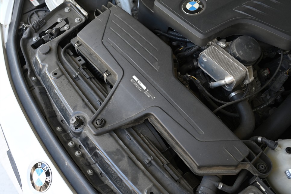 BMW F32 자동차 에어필터 교체주기 및 DIY 방법 F30 F33도 동일해요