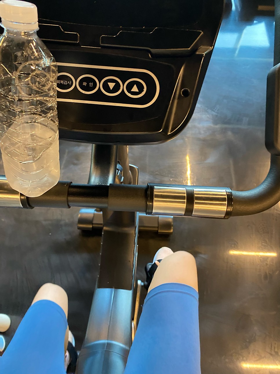 실내자전거 싸이클 효과 다이어트 칼로리 운동시간 무릎 운동 방법 아침 공복 유산소 추천 후기