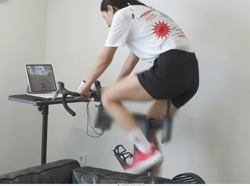 실내자전거 싸이클 효과 다이어트 칼로리 운동시간 무릎 운동 방법 아침 공복 유산소 추천 후기
