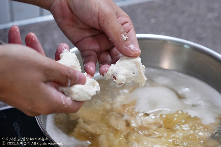 얼큰 김치 수제비 만들기 쫄깃한 감자 수제비 반죽 만들기 감자 수제비 만드는법