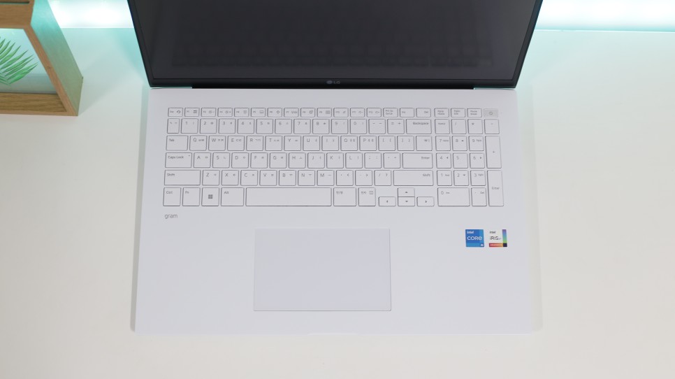 사무용 노트북 추천 넓은 17인치 2023 LG그램 17ZD90RU-GX56K 사용후기