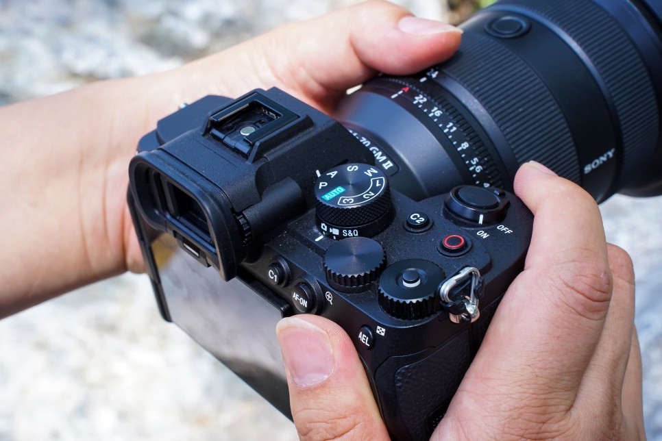 소니 풀프레임 미러리스 카메라 A7M4 동영상과 사진 촬영 능력은 어디까지인가