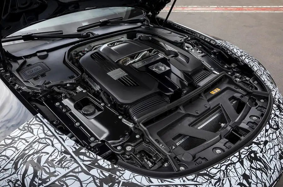신형 2024 메르세데스 AMG GT, 8월 17일 페블 비치에서 공개 예정(feat.신형 AMG GT 프로토타입 시승)