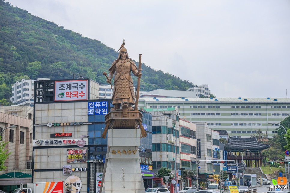 여수 여행지 여수 이순신광장 먹거리 여수 간장게장 식도락 여행