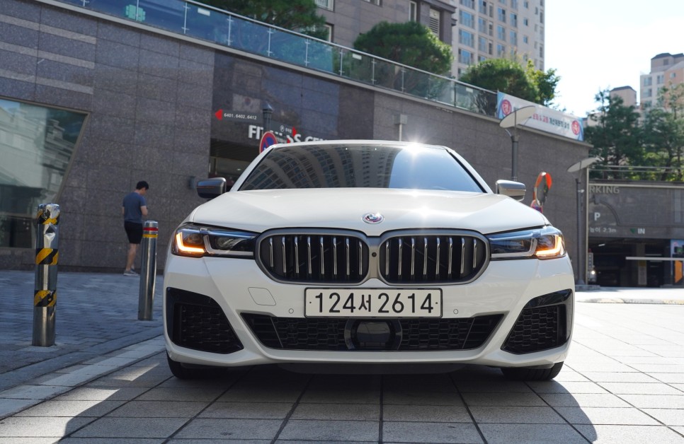 BMW 5시리즈 530i 530e 할인 프로모션 및 재고 정보 확인하고 결정하세요..
