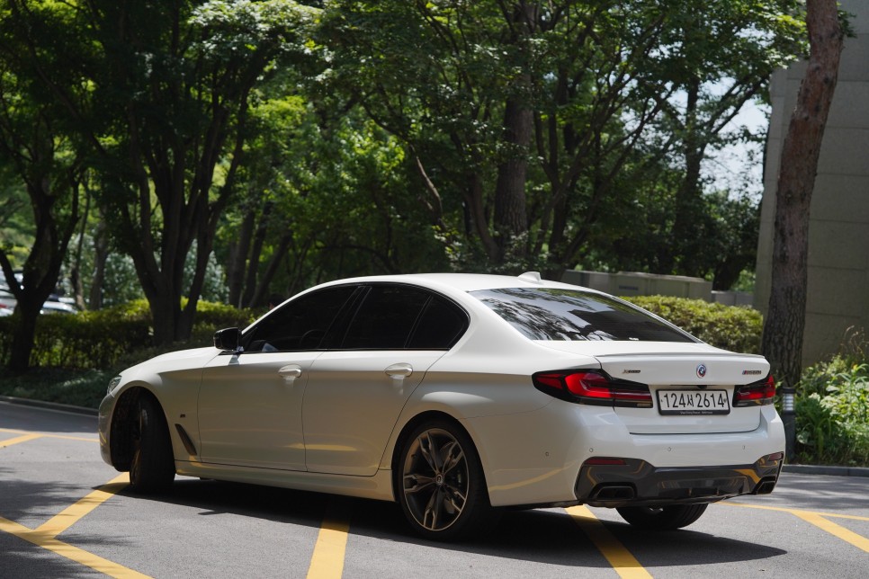 BMW 5시리즈 530i 530e 할인 프로모션 및 재고 정보 확인하고 결정하세요..