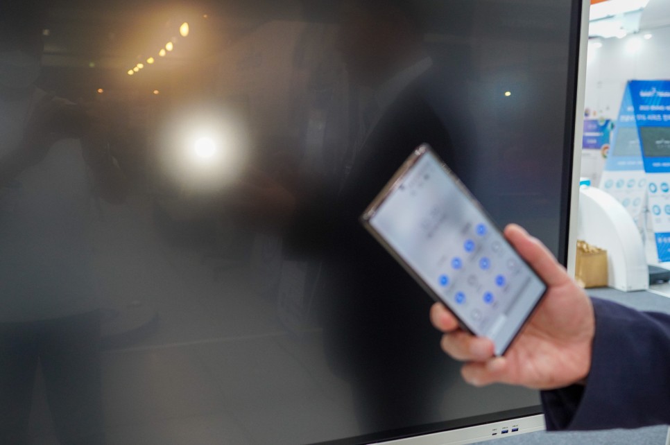 스마트 전자칠판 무선 스마트폰 아이폰 미러링 화상회의 터치스크린까지 스마트터치 체험기