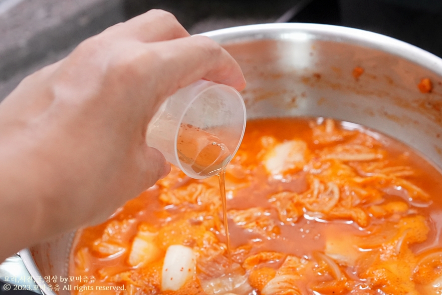 참치 김치찌개 맛있게 끓이는법 참치김치찌개 레시피 참치액 재료 얼큰한 찌개종류 신 김치요리