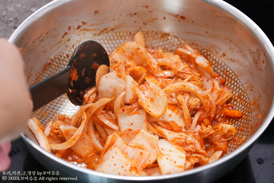 참치 김치찌개 맛있게 끓이는법 참치김치찌개 레시피 참치액 재료 얼큰한 찌개종류 신 김치요리