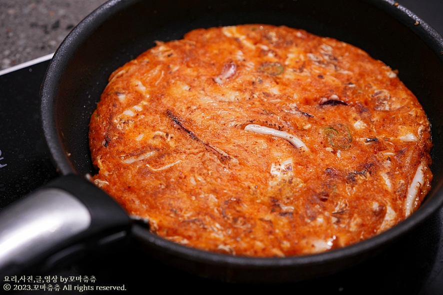 오징어 김치전 바삭하게 만드는법 바삭한 김치전 재료 반죽 만들기 오징어 김치부침개 레시피