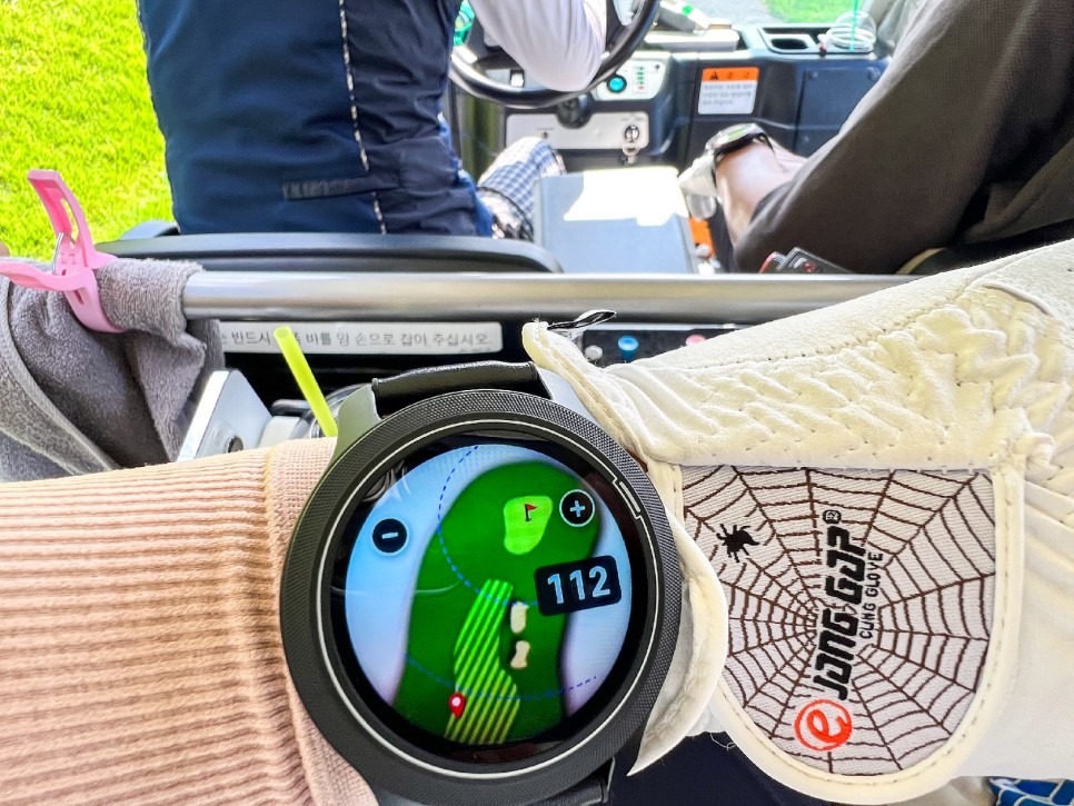 레이저 골프거리측정기 만큼 정확한 손목시계형 거리 측정기 골프버디 aim W12