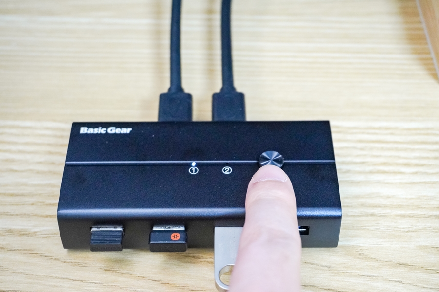 베이직기어 USB 4포트 허브 및 KVM스위치, 마우스 키보드 2대 PC에서 사용하기