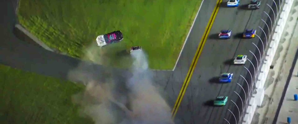 미국 나스카(NASCAR)에서 발생한 끔찍한 사고 발생