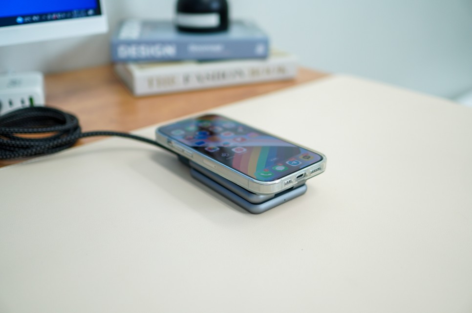 애플 맥세이프 3in1 무선충전기 에어팟 아이폰 충전기와 애플워치 충전독이 결합된 CTW-MA3F