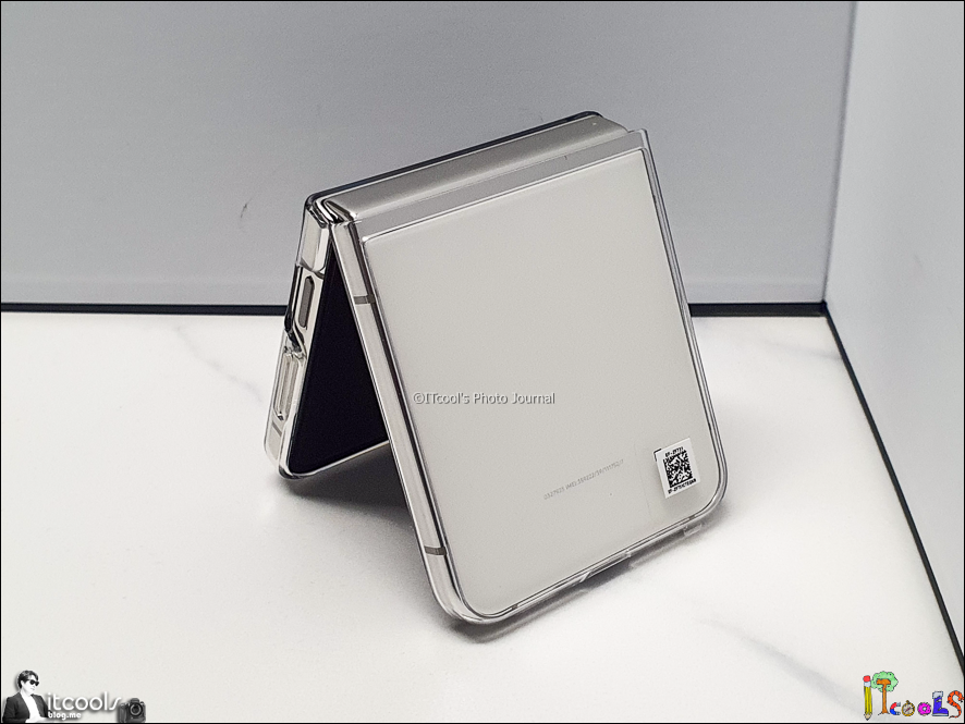 z플립5케이스 사전 예약 구매 사은품으로 받은 삼성 정품 플립수트 케이스