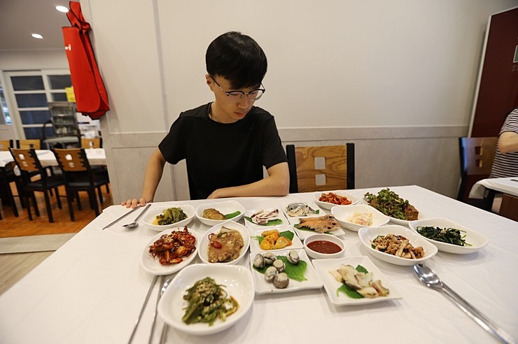 이순신광장 맛집투어 여수 선어 횟집 &quot;희망선어&quot; + 기념품 빵집 &quot;귀감&quot; 먹거리 여수시내 가족여행