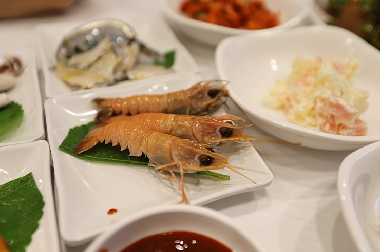 이순신광장 맛집투어 여수 선어 횟집 &quot;희망선어&quot; + 기념품 빵집 &quot;귀감&quot; 먹거리 여수시내 가족여행