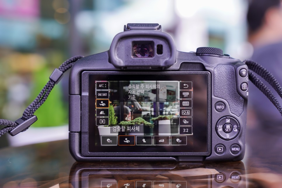 초보자를 위한 브이로그 카메라 캐논 EOS R50 유튜브 카메라