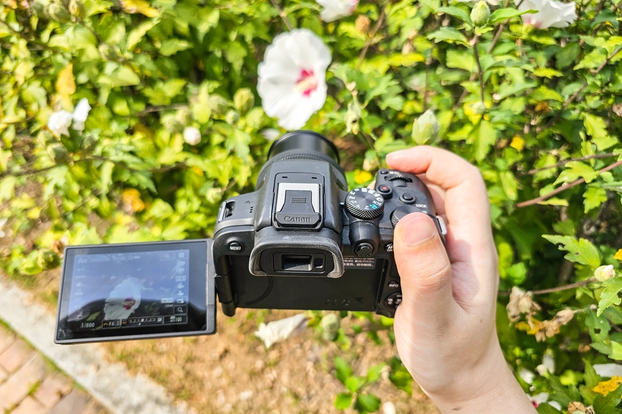 캐논 미러리스 카메라 EOS R10, 작고 가벼운 4K 브이로그 카메라