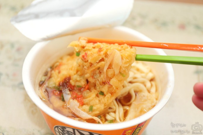 일본 컵라면 추천 닛신 돈베이 카키아게 튀김우동 맛있게먹는법