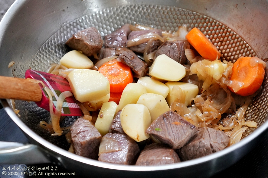소고기 카레 맛있게 만드는법 고형카레 일본카레 만들기 양파 카레 재료 카레라이스 소고기 요리