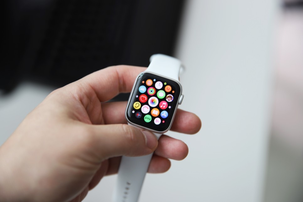 2023년형 애플워치 SE 2세대 사전예약 가격 할인 시작